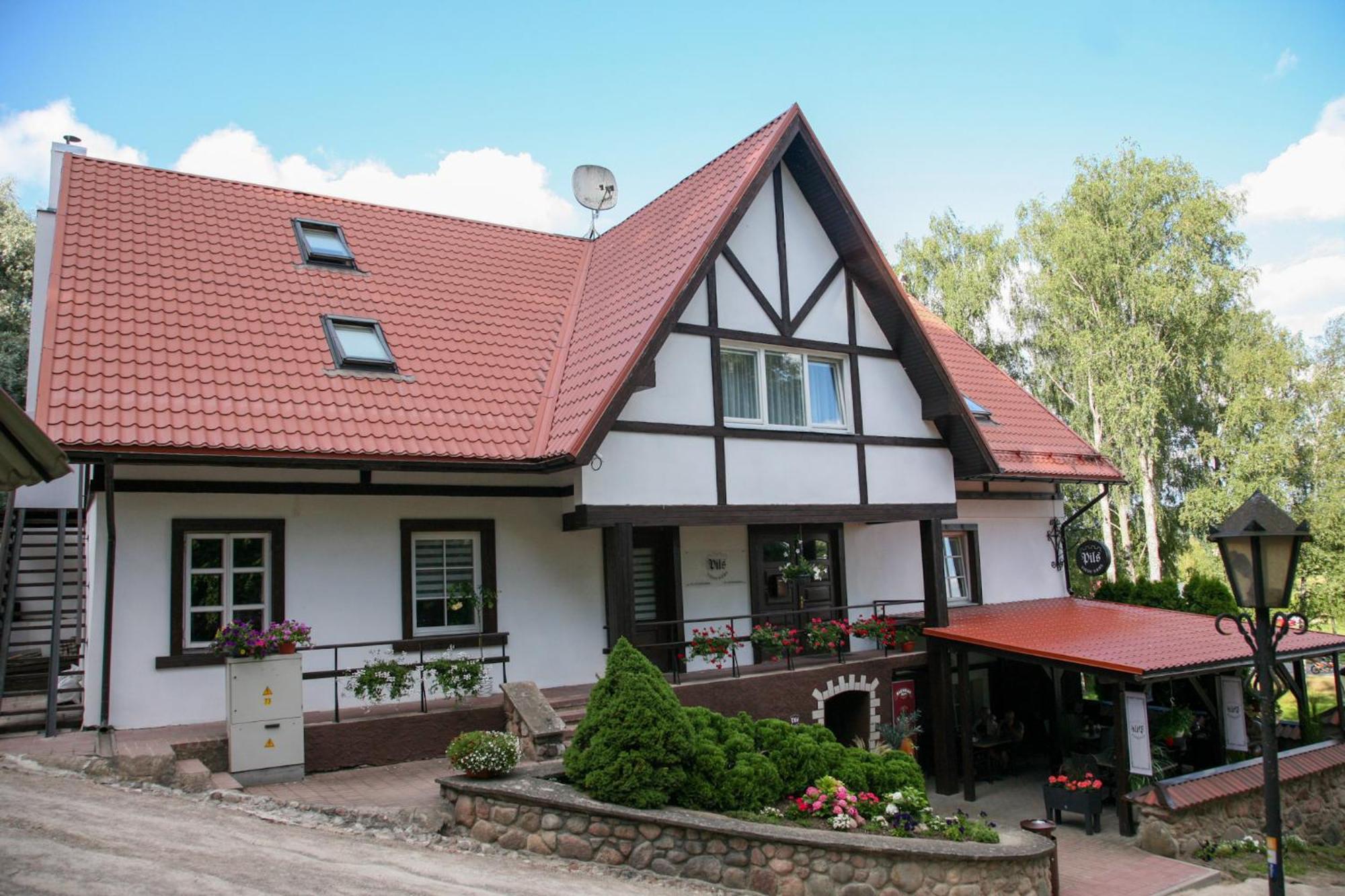 Pils Hotell Kandava Exteriör bild